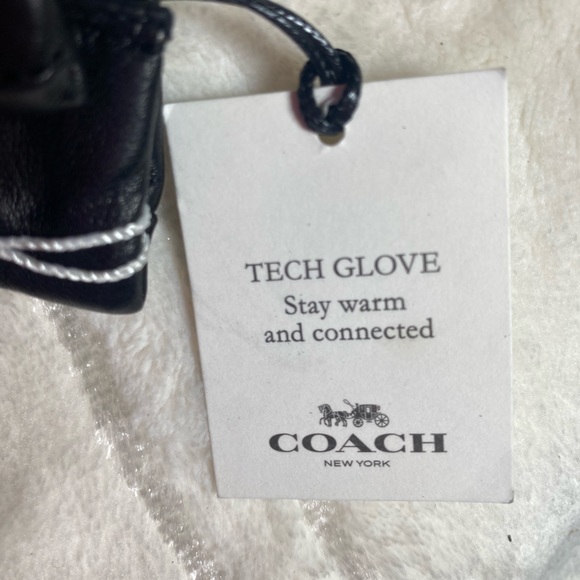 Sculpted Signature Leather Tech Gloves - Picture 6 of 6